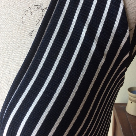 💙 NWOT LuLu’s Striped Dress 💙 - Picture 6 of 7